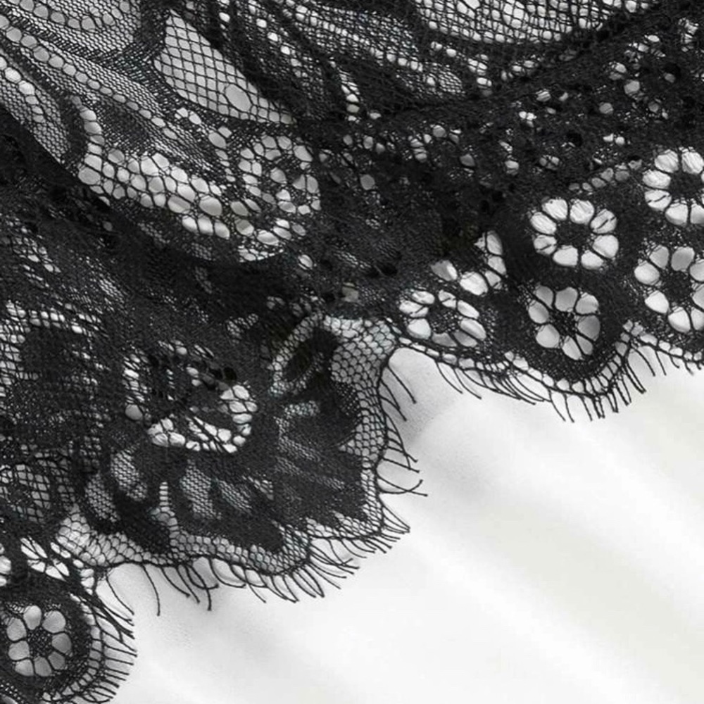White blouse with black lace detail - Picture 6 of 6